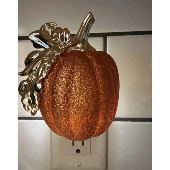 BATH & BODY WORKS Orange Pumpkin LIGHT UP WALLFLOWER FRAGRANCE PLUG IN - Picture 1 of 3
